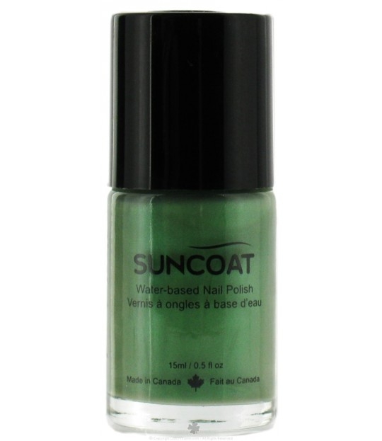 Suncoat Natural Neglelakk er en vannbasert neglelakk uten gift og av høy kvalitet. Apple Green er en grønn farge med litt skimmer.